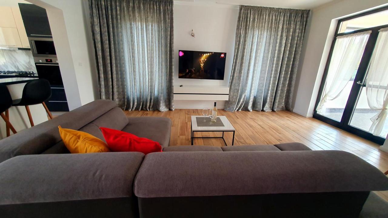 Villa Casanova à Sînmartin Extérieur photo