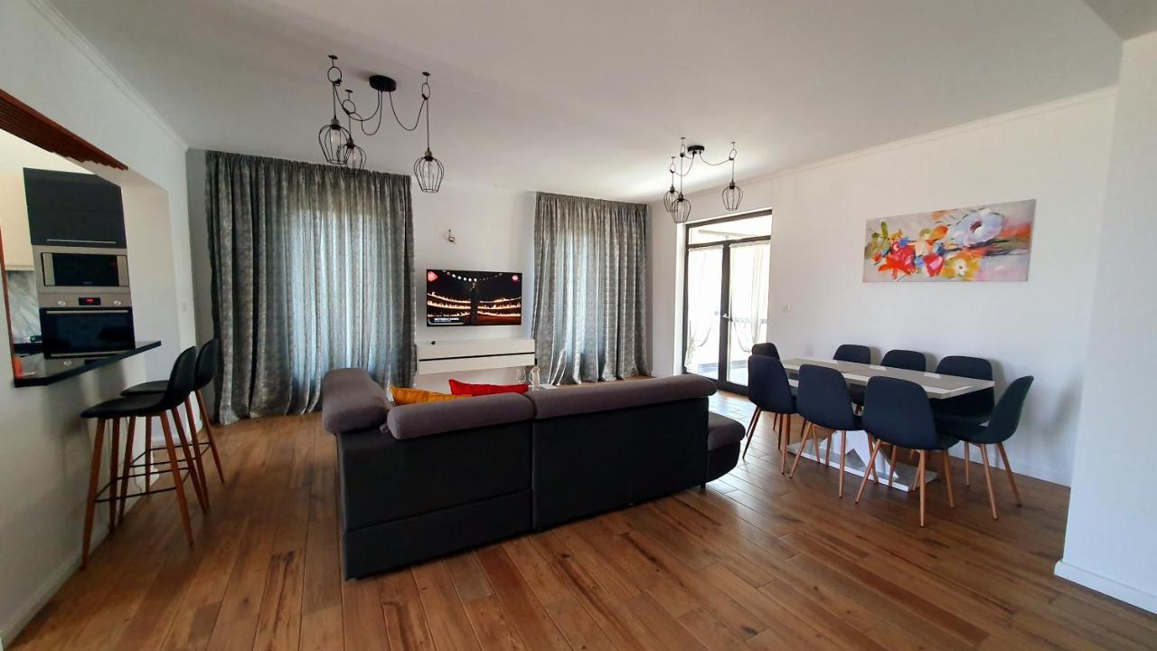 Villa Casanova à Sînmartin Extérieur photo