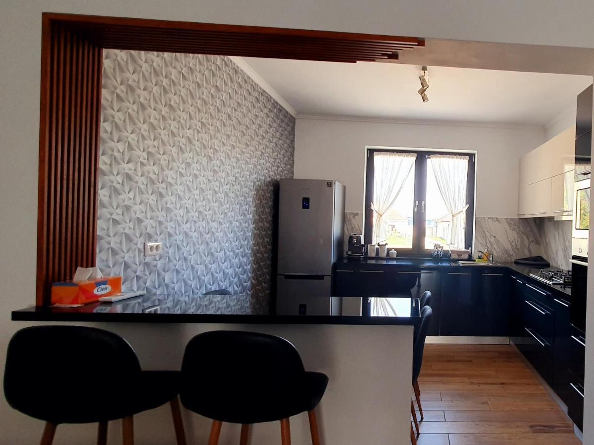 Villa Casanova à Sînmartin Extérieur photo